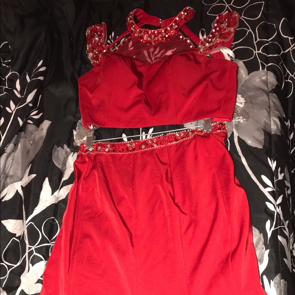 This is a prom dress. Only worn once.